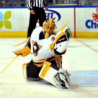 Wilkes-Barre/Scranton Penguins goaltender Casey DeSmith makes a glove save